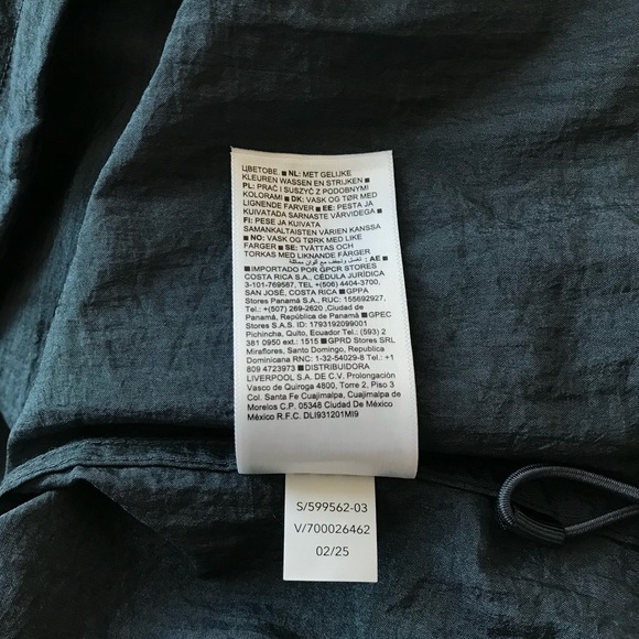 ATHLETA Women's XS Dark Rinse Lunar Sheen Blue Grey Nylon Snap Button Shirt NWOT - Picture 16 of 16